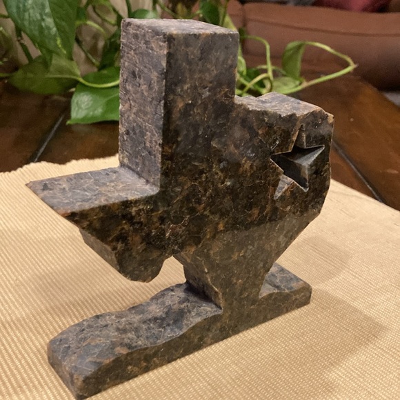 Granite Texas - Cut with Water Jet - Picture 3 of 11